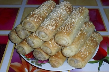 Фото к рецепту: Пирожки трубочки с грибами и рисом