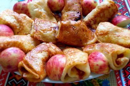 Блинчики на молоке с карамелизированными яблочками