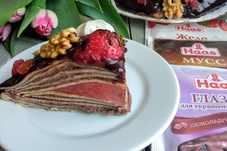 Фото к рецепту: Блинный торт с шоколадным муссом и желе #масленица