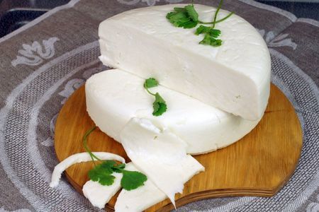 Сыр сулугуни. по мотивам грузинского рецепта