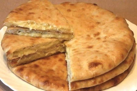 Фото к рецепту: Осетинские пироги с картофелем и сыром