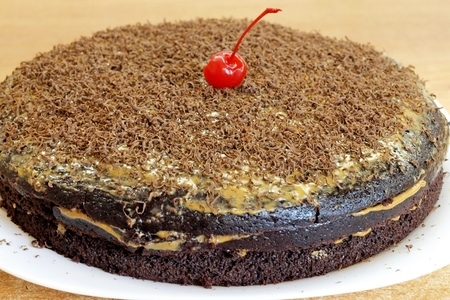Фото к рецепту: Шоколадный торт на кипятке