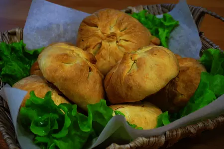 Пирожки с начинкой из кабачков и курицы