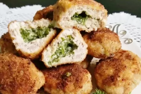 Сочные котлетки с начинкой.