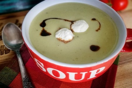 Фото к рецепту: Творожный крем-суп
