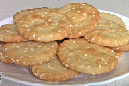 Галетное печенье с кунжутом