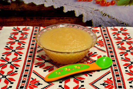 Фото к рецепту: Яблочно-грушевое пюре для малышей