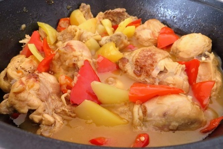 Фото к рецепту: Курица с луковым соусом
