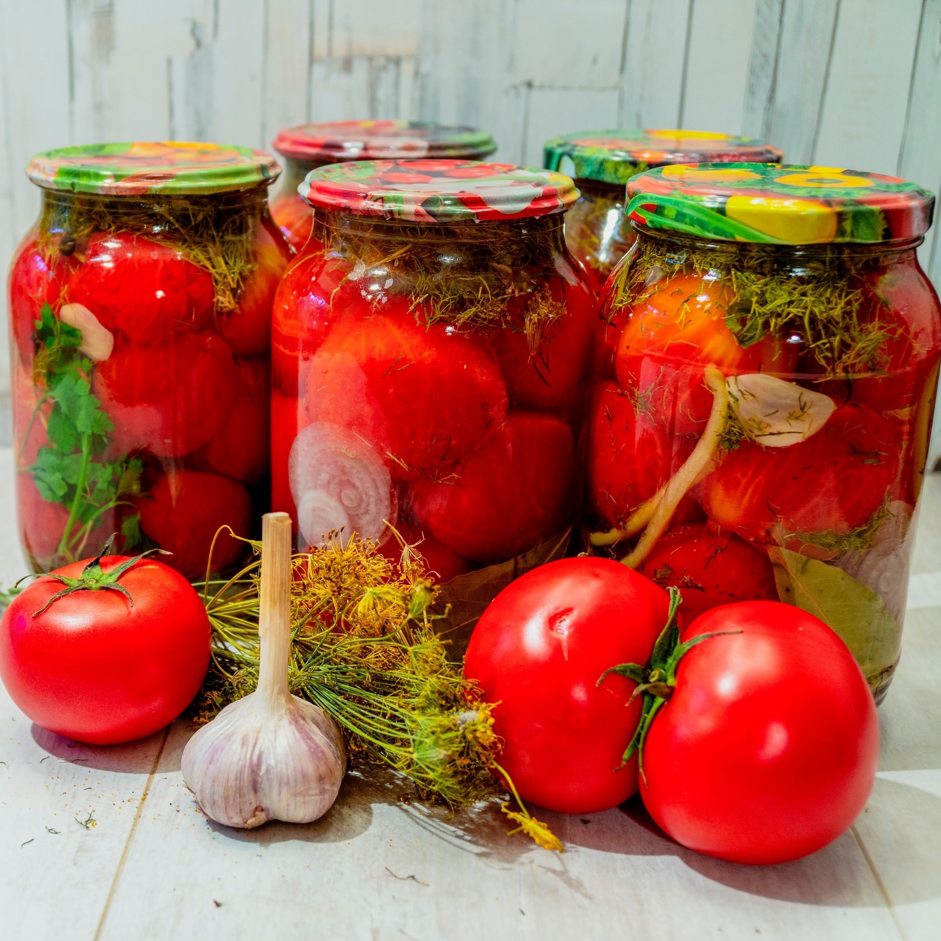 Домашние маринованные помидоры. Pomidori marinad. Помидоры на зиму. Помидоры соленые. Консервированные помидоры.