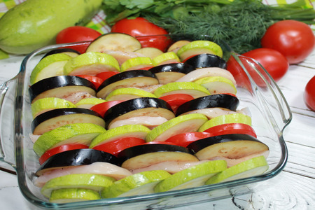 Фото к рецепту: Запеченные овощи с мясом