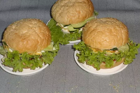 Бургер с омлетом и курицей#америка