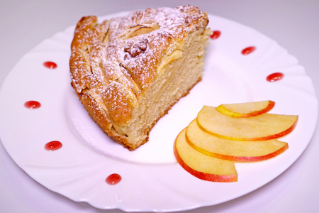 Вкусный яблочный пирог