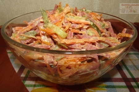 Салат с копченой колбасой и морковью по-корейски