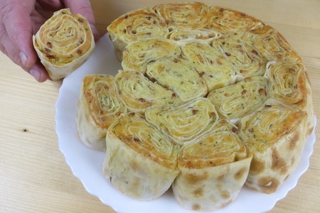 Отрывной пирог из лаваша с картофелем и сыром