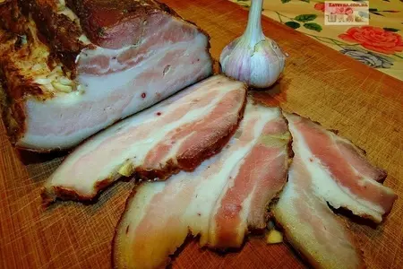 Сало, запеченное в горчичном маринаде