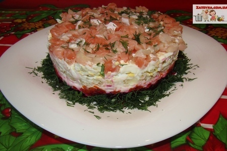 Фото к рецепту: Слоеный салат «лосось на шубе»