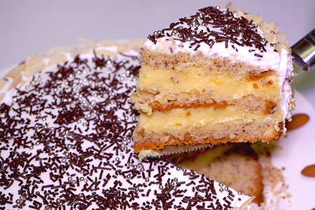 Фото к рецепту: Домашний торт "магия вкуса" на любой праздник