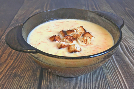 Фото к рецепту: Сырный суп с сухариками
