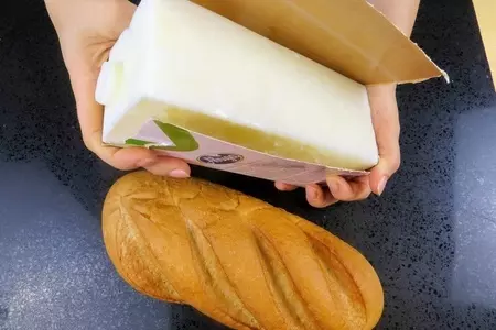 Завтрак из замороженного кефира и батона