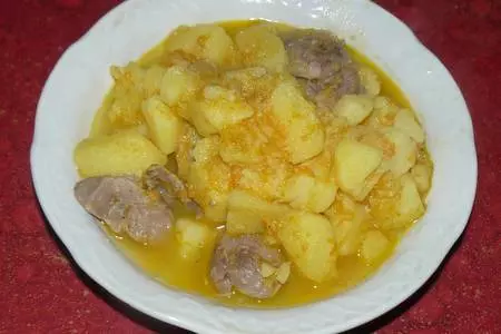 Тушеная картошка с куриными желудками