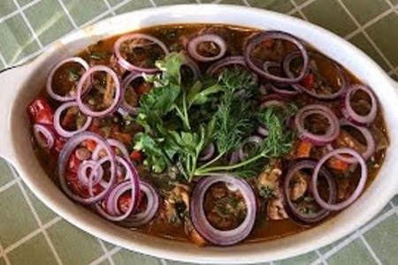 Фото к рецепту: Чашушули по-грузински с сочным говяжьим мясом в казане