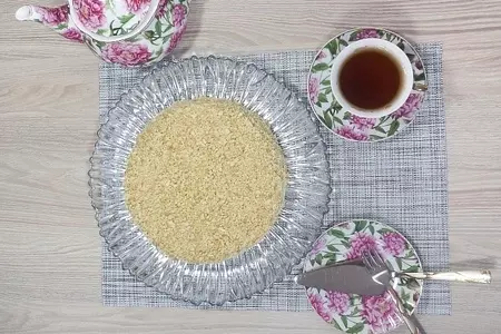 Лайфхак/ как посыпать торт и не запачкать тарелку???