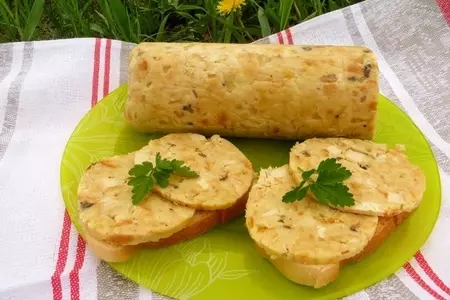 Колбаса из крошек - интересный рецепт закуски