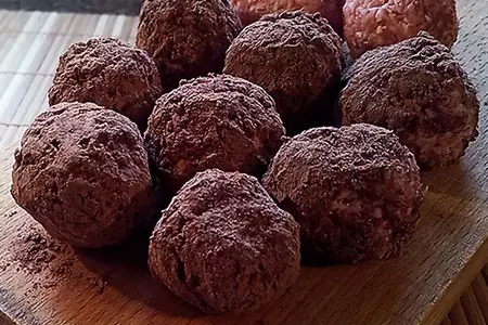 Кокосовые конфеты в какао порошке с клубничным вкусом