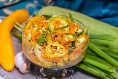 Острый салат из кабачков с морковью по-корейски