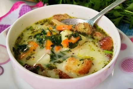 Сырный суп с грибами и чесночным гренками
