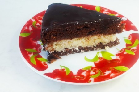 Шоколадный торт "баунти" с кокосовой начинкой