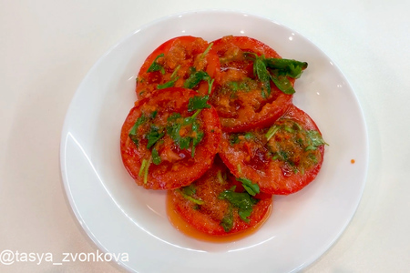 Фото к рецепту: Соус для свежих томатов