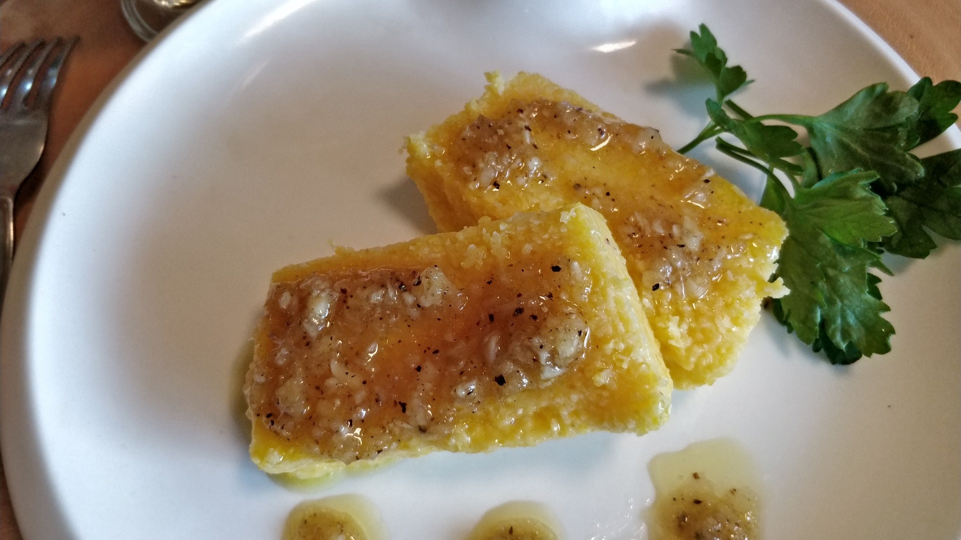 Мамалыга из кукурузной крупы по-молдавски - пошаговый рецепт с фото ...