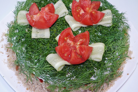 Фото к рецепту: Салат с тунцом и пекинской капустой