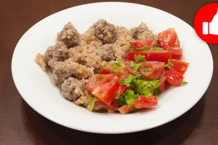 Простая каша с фрикадельками в мультиварке, вкусно и быстро