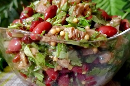 Полезный салат из фасоли и варёного мяса / пп рецепт