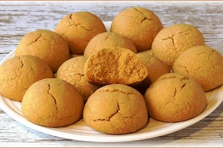 Фото к рецепту: Печенье из жареной муки (со вкусом халвы и орехов)