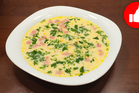 Фото к рецепту: Суп с сыром и колбасой в мультиварке, простой и быстрый рецепт