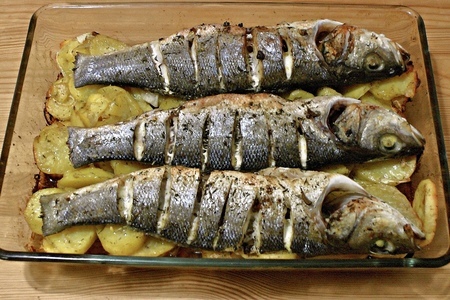 Рыба в духовке/сибас с картофелем в духовке