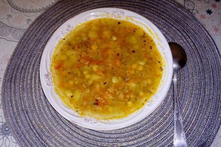 Фото к рецепту: Суп из чечевицы и нута