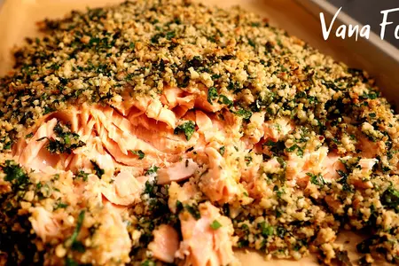 Семга в духовке под ореховой корочкой