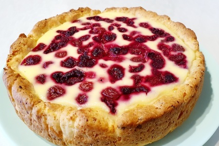 Пирог с ягодами, творожное тесто