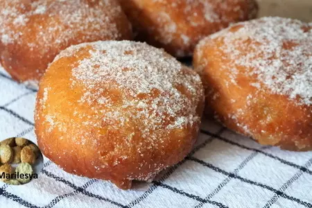 Немецкие пончики с джемом