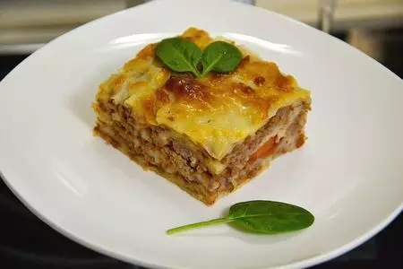 Быстрая лазанья из тонкого лаваша