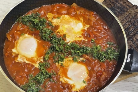 Фото к рецепту: Шакшука - яичница, идеально для завтрака 