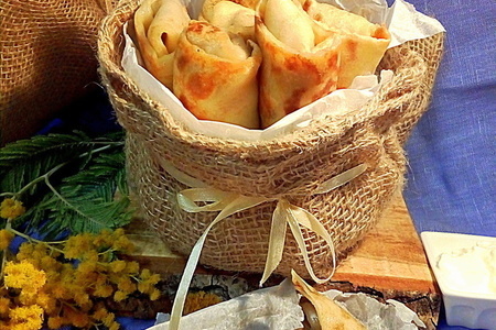 Фото к рецепту: Нежные, тонкие блинчики с начинкой из лесных грибов с луком #масленица2021 