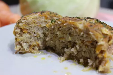 Сочные котлеты с капустой