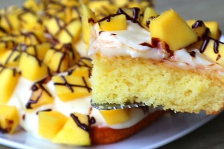 Фото к рецепту: Пирог/торт с кремом и фруктами