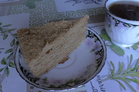 Фото к рецепту: Классический торт медовик/рецепт домашнего медовика