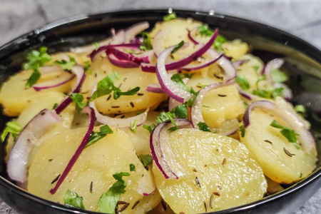 Фото к рецепту: Картофельный салат, постный рецепт